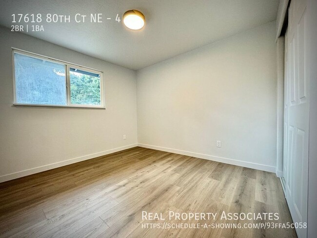 Building Photo - Gorgeous 2 Bed, 1 Bath Apartment – Fully R...