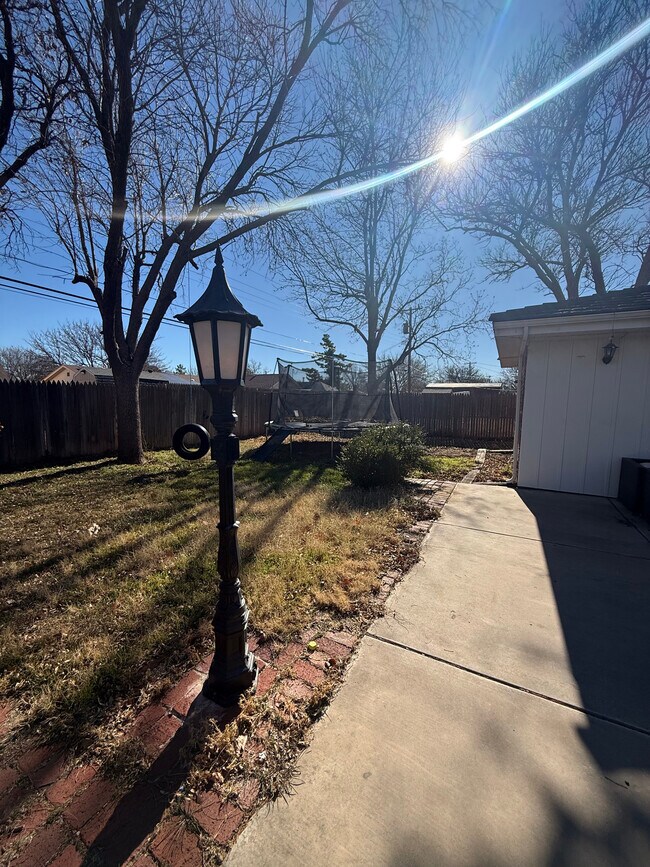 Building Photo - 3417 Sunlite St