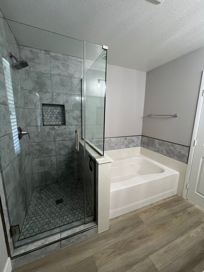 Building Photo - 7219 Huckaby Ave