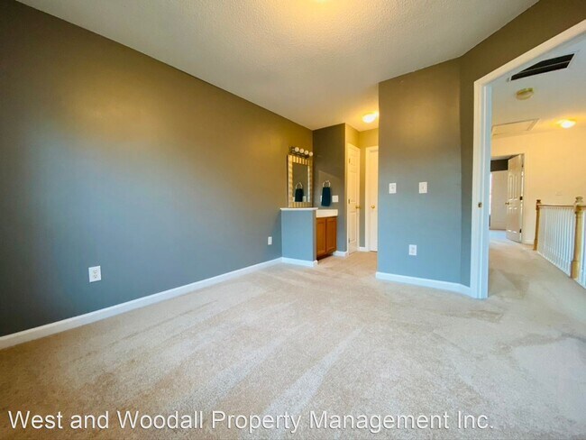 Building Photo - 2 br, 1.5 bath House - 17 Moorefield Court