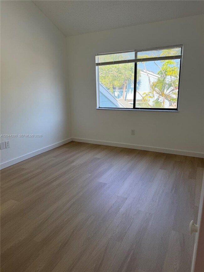 Building Photo - 1808 Runners Way