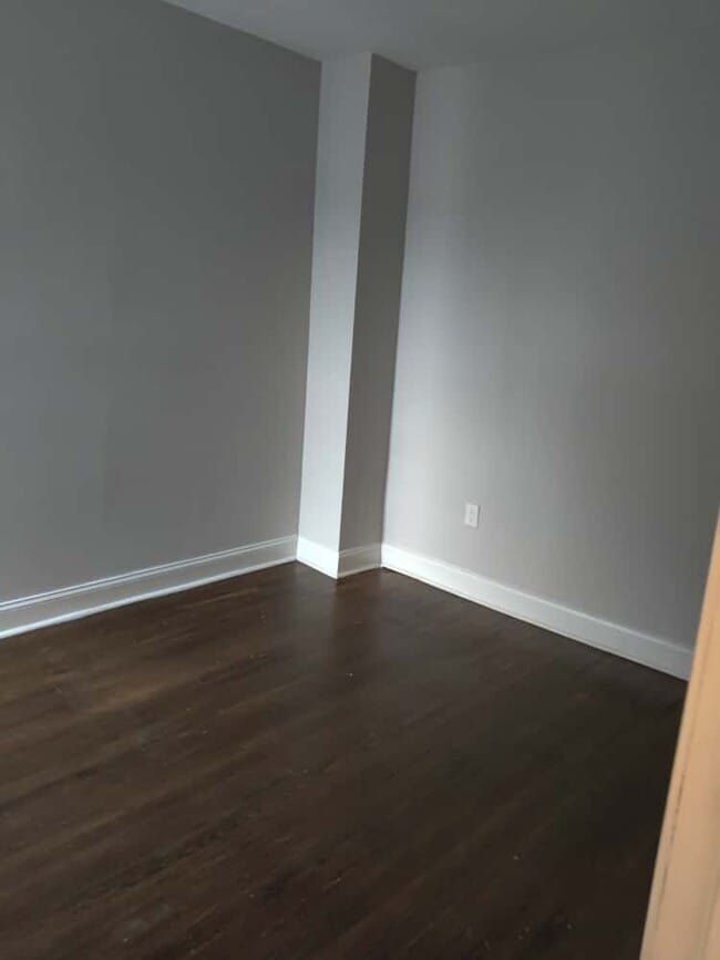 Building Photo - 250 N Salford St