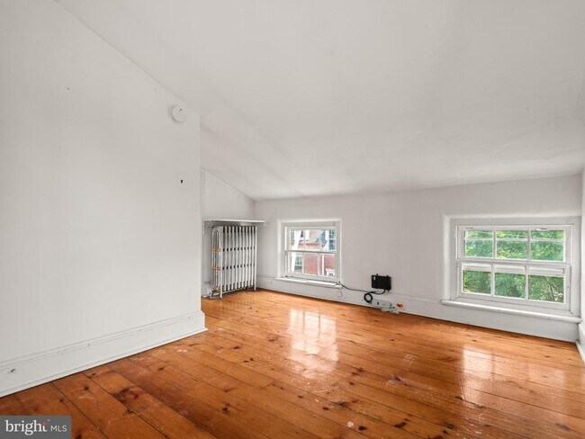 Building Photo - 318 N Matlack St