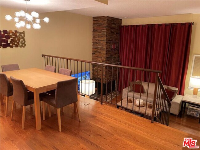 Building Photo - 7320 Balboa Blvd