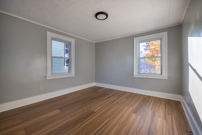 Building Photo - 216 Howard Ave