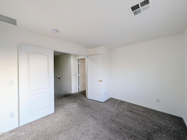 Building Photo - 3848 E Pollack St