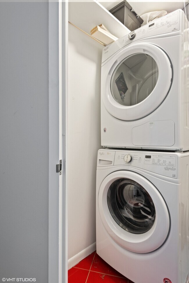 Building Photo - 505 N Lake Shore Dr