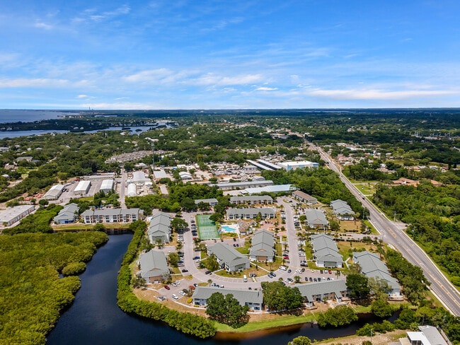 Building Photo - 455 Alt 19