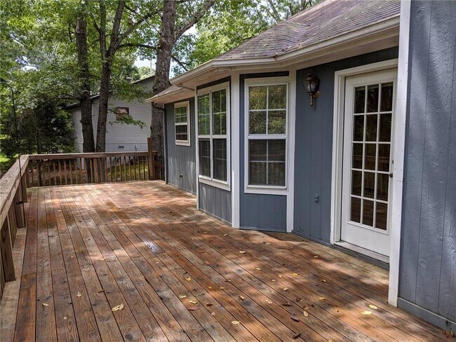Building Photo - 13765 Apple Ln