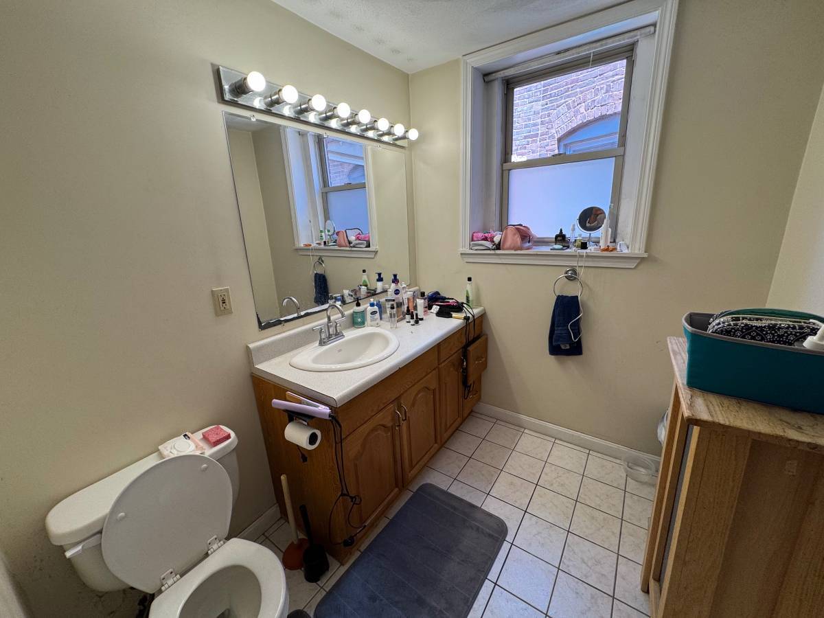 Second Bath - 154 Harvard St