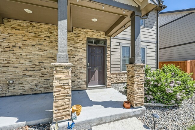 Building Photo - 11791 Lovegrass Dr