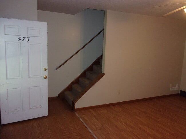 Building Photo - 473 Brentwood Dr