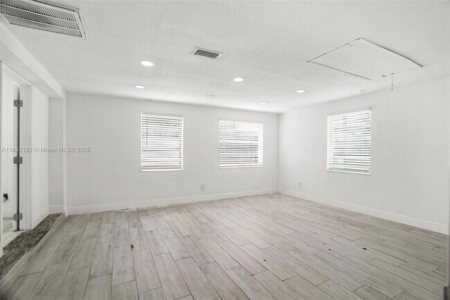 Building Photo - 25 SW 14th St