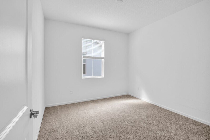 Building Photo - 513 High Tide Ln