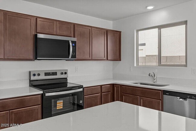 Building Photo - 18185 E Zuza Dr