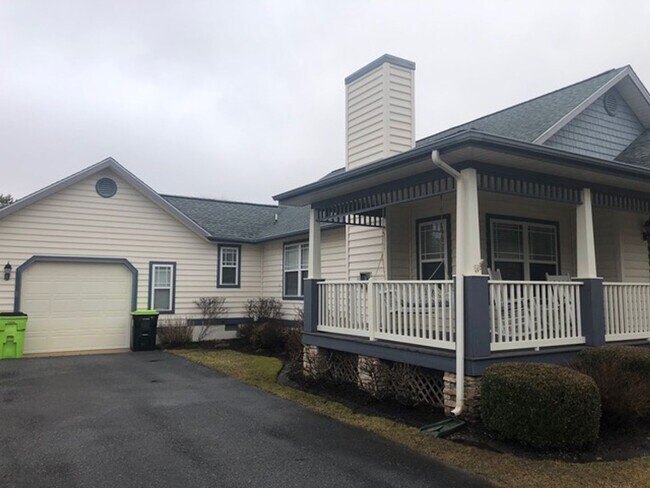Building Photo - Desierable Paynters Mill, single story single family home.