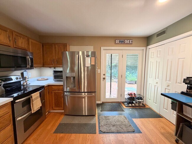 Building Photo - 1327 Gristmill Dr