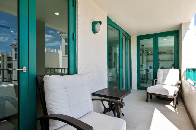 Building Photo - 100 SE 5th Ave