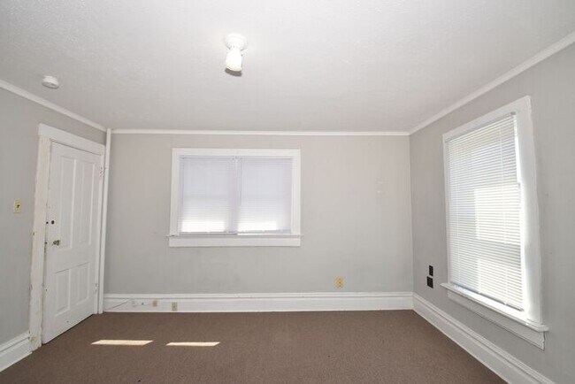 Building Photo - Spacious 2 bedrooms with their own bathroom suite