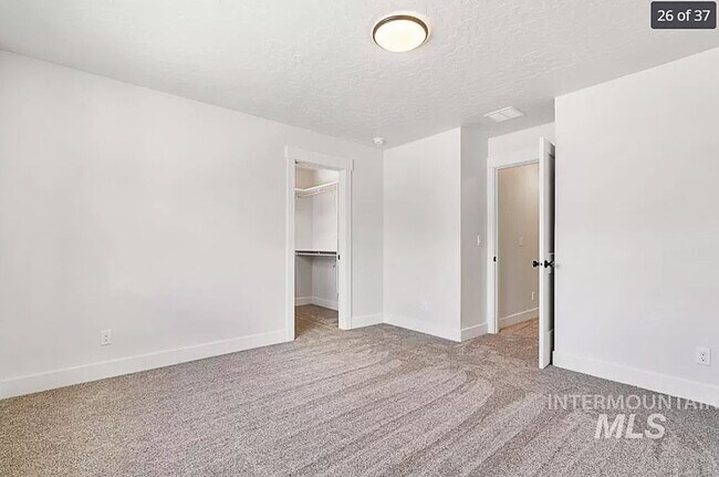 Building Photo - 208 S Nebraska Ave