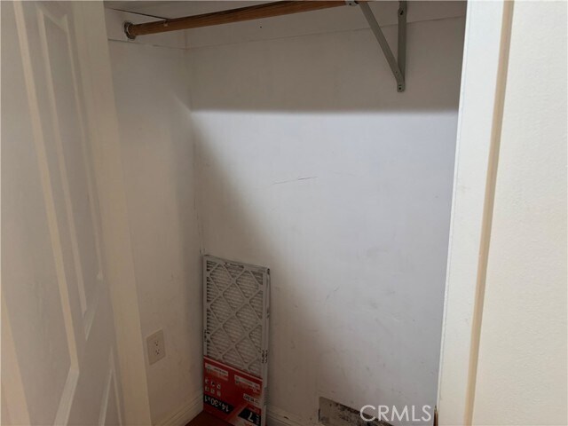 Building Photo - 11246 Lull St