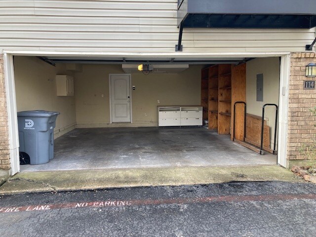 Building Photo - 7450 Holly Hill Dr