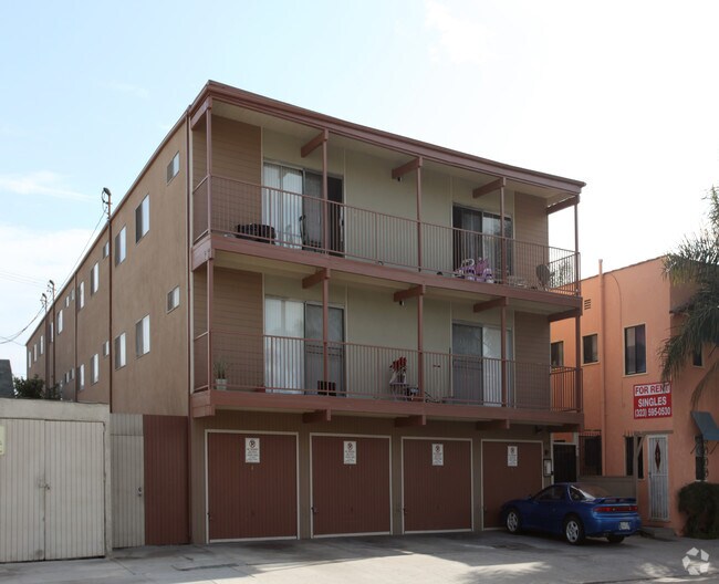 Building Photo - East side Art Village of Long Beach!