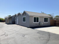 Building Photo - Now Available – Renovated 2 Bed / 1 Bath A...
