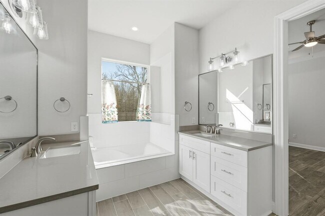 Building Photo - 193 Waikakaaua Dr