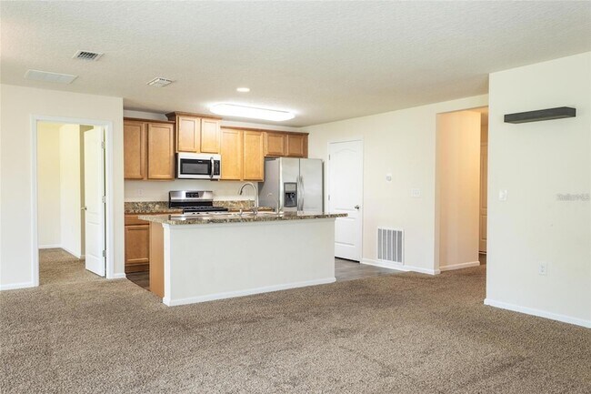 Building Photo - 131 Fairway Ct