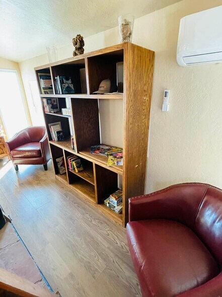 Building Photo - 4960 E Redrock Dr