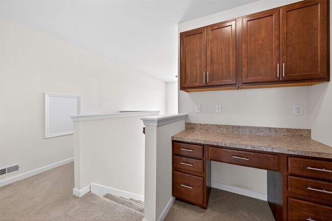 Building Photo - 3501 Charlestowne Crossing Dr