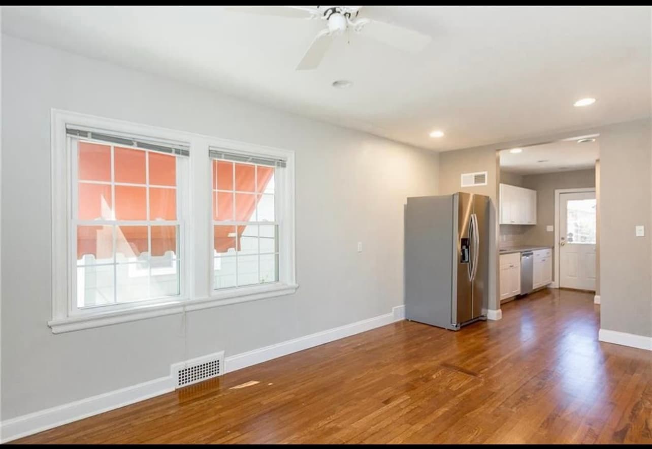 Kitchen (Dining Nook) - 724 W Gregory Blvd
