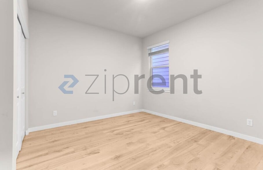 Building Photo - 18823 111th Ave E