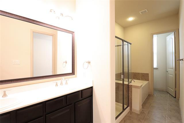 Building Photo - 2467 Embleton Dr