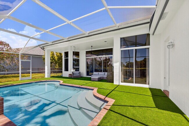 Building Photo - 6778 Oakmont Way