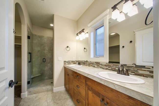 Building Photo - Beautiful Single Level Boise South Boise H...