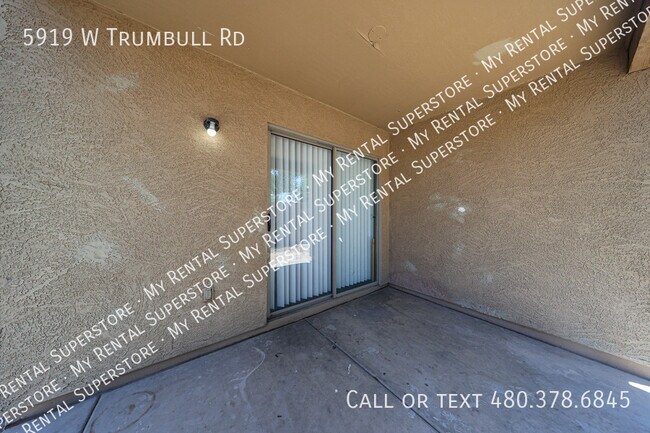 Building Photo - 5919 W Trumbull Rd
