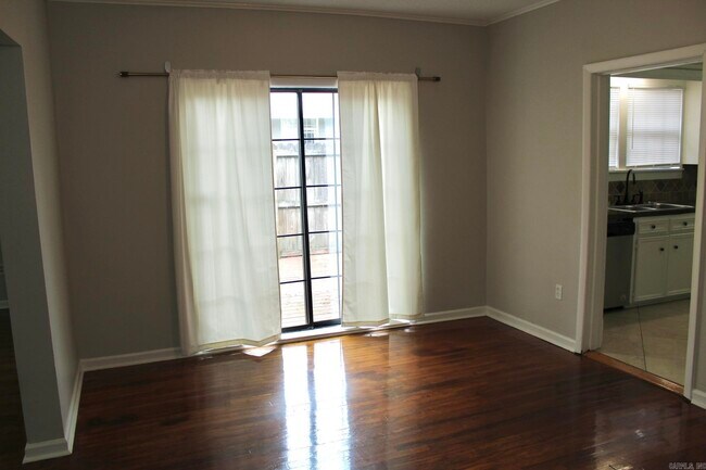 Building Photo - 1719 N Polk St