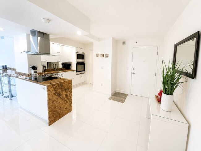 Building Photo - 6917 Collins Ave