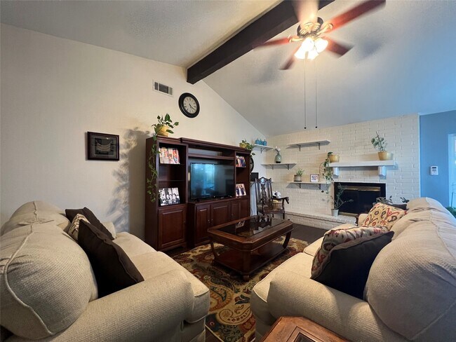 Building Photo - 13650 Cherrydown St