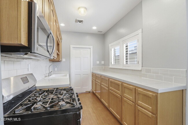 Building Photo - 4410 Trowbridge Dr