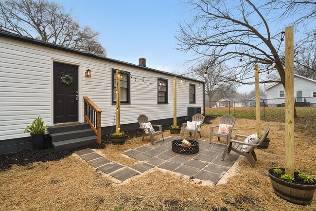 Building Photo - 105 Jasmine Dr