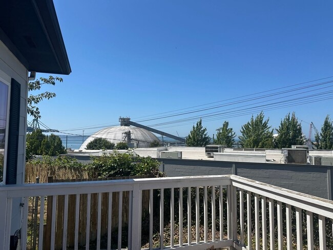 Building Photo - Cozy Cottage for Rent!