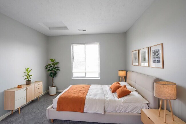 Building Photo - Charming 2-Bedroom, 2.5 Bath Home w/ Loft in Plainfield