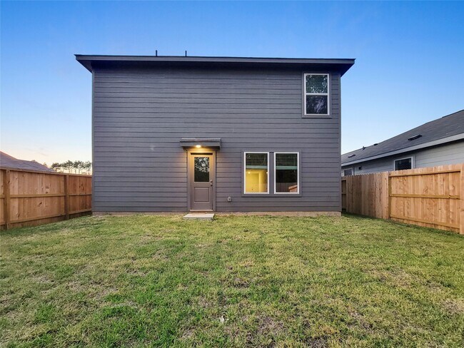 Building Photo - 3054 Mallorca Dr