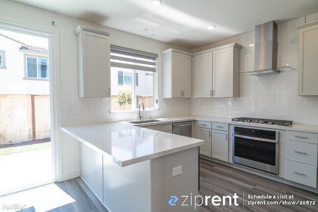 Building Photo - 4 br, 3 bath House - 4449 Tucker Drive, Fo...