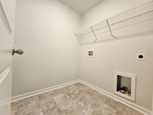 Building Photo - 349 Wicklow Ln