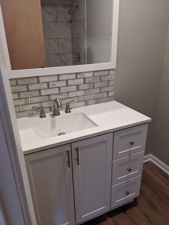 Building Photo - 6427 N Hermitage Ave