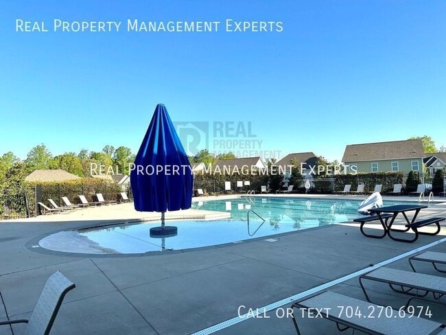 Building Photo - 7839 Sawgrass Ln